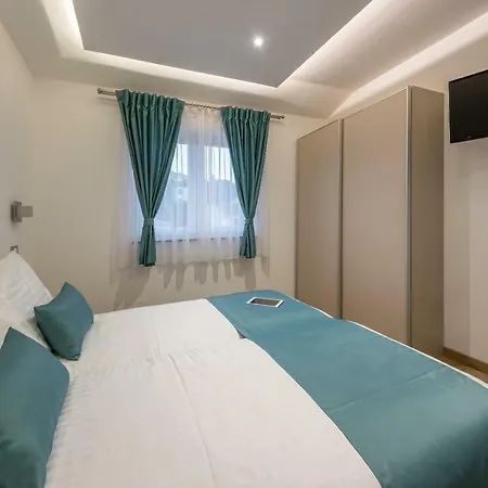 Viras Luxury Appartement *