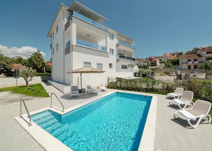 Viras Luxury Lägenhet Pula